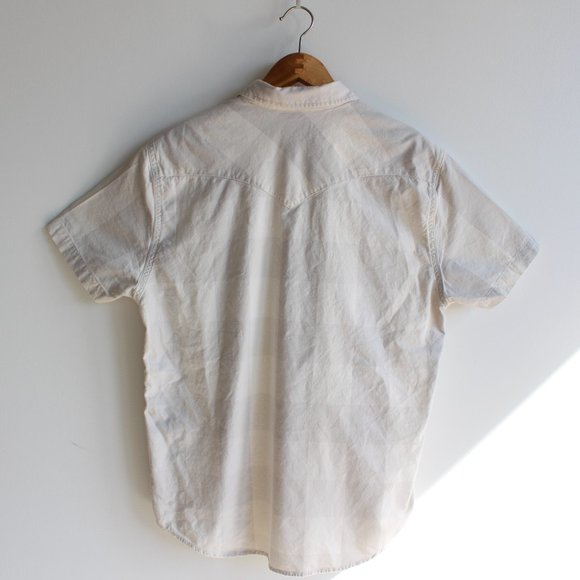 Levi's White and Grey Checkered Button Up Shirt - Picture 2 of 4